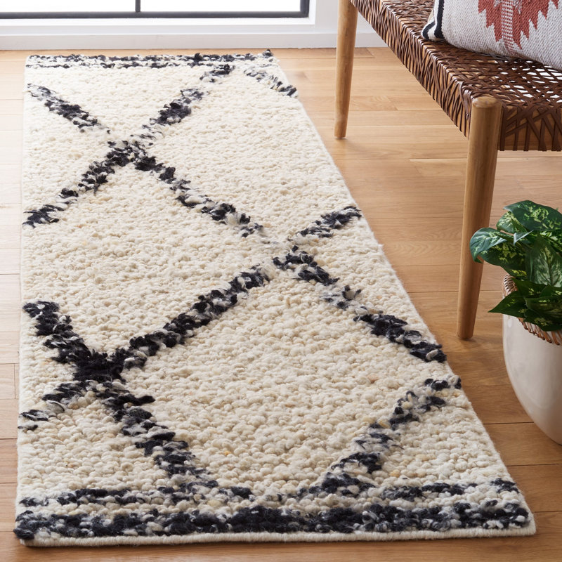 Amajah Hand Woven Wool/Cotton Abstract Rug in Black/Ivory, Runner 2'3" x 8'