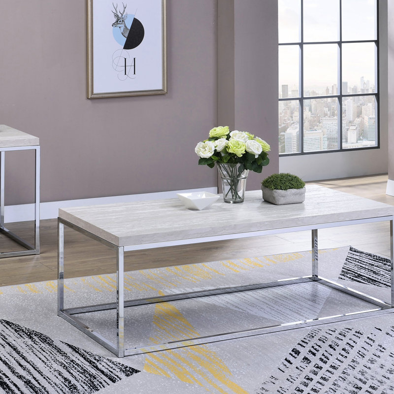 Table basse contemporaine avec décoration en chêne et base en métal