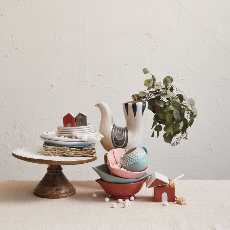 Round Stoneware Plate Set with Holiday Pattern