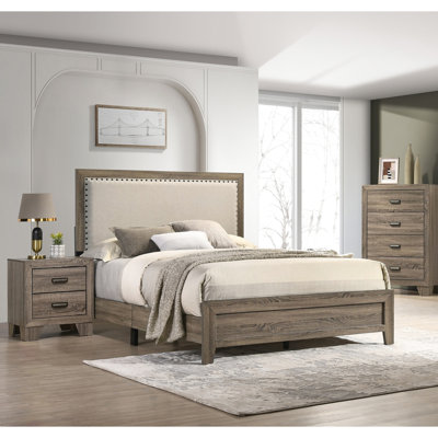 Lit très grand contemporain à finition grise avec tête de lit tapissier et garniture cloutée
