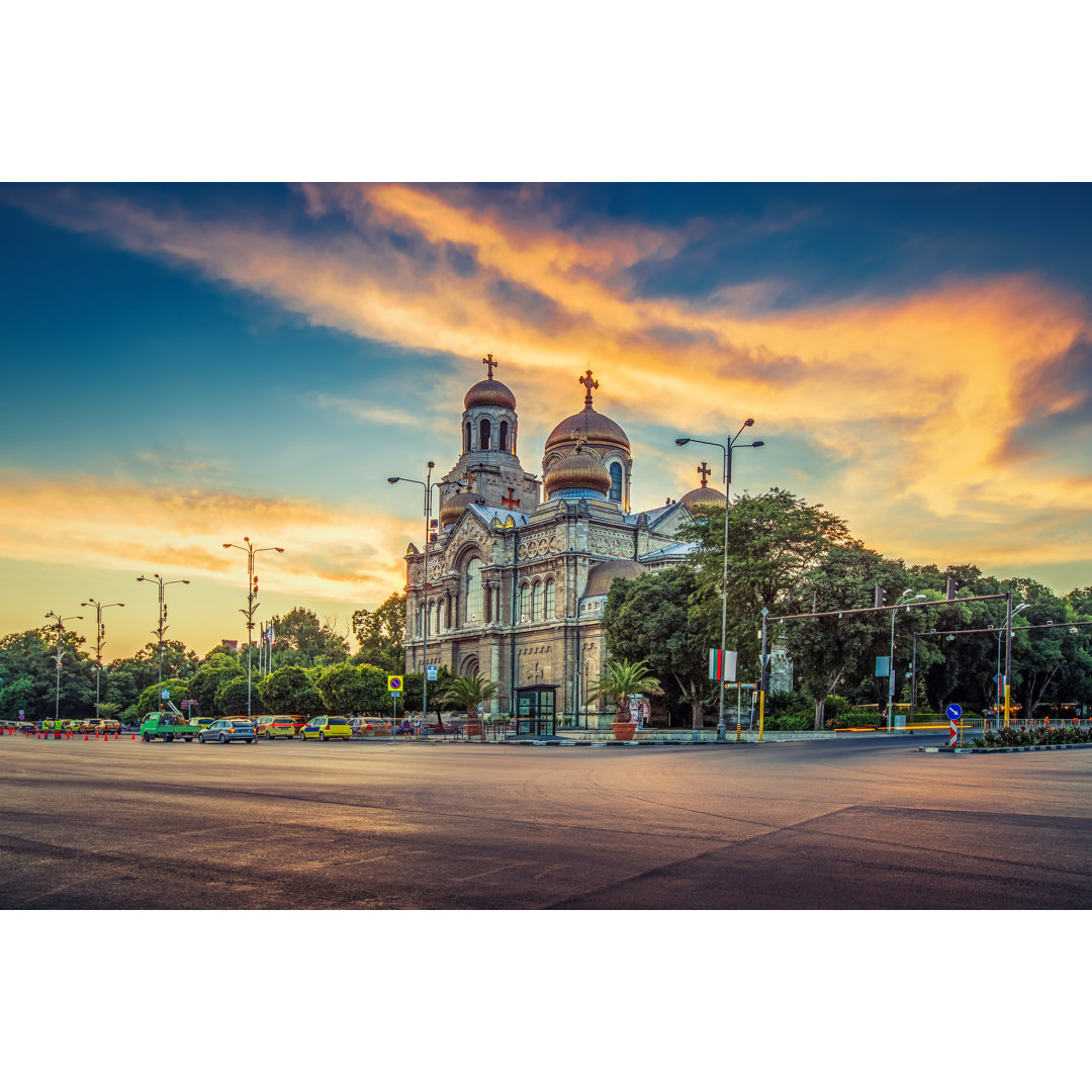 Leinwandbild Die Kathedrale der Mariä Himmelfahrt in Varna