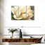 Fleur de magnolia Harnek sur fond gris-106046634