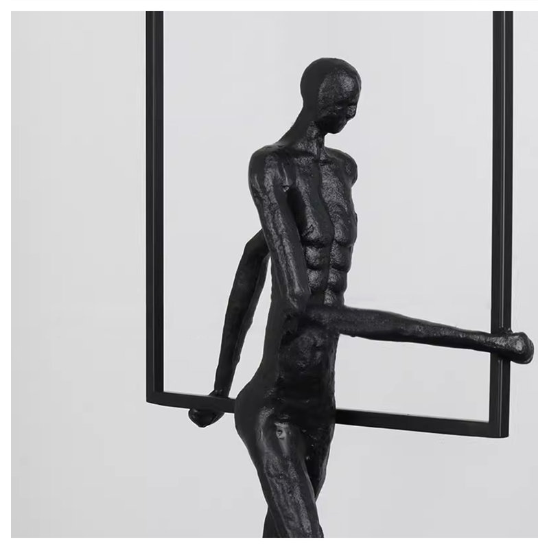 Figurine moderne moderne en fer