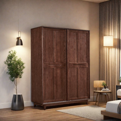 Armoire classique en noyer rétro