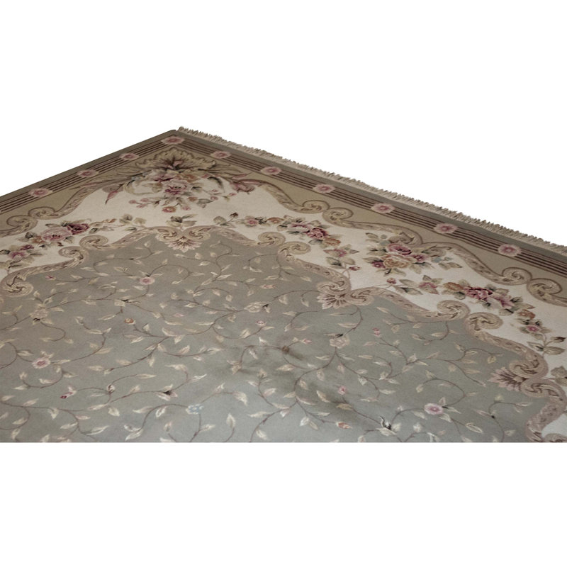 Hand Knotted Area Rug in Light Green And Cream