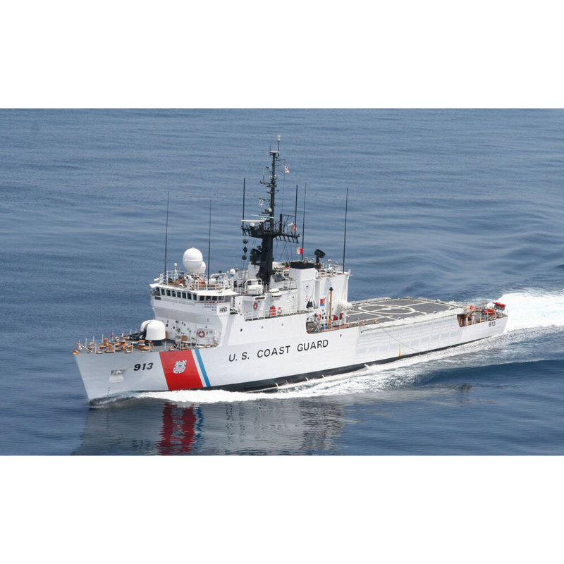 Maquette de navire USCG Mohawk, H 10 po x l 30 po x P 5 po