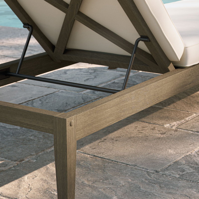Chaise longue d'extérieur en teck Northlake