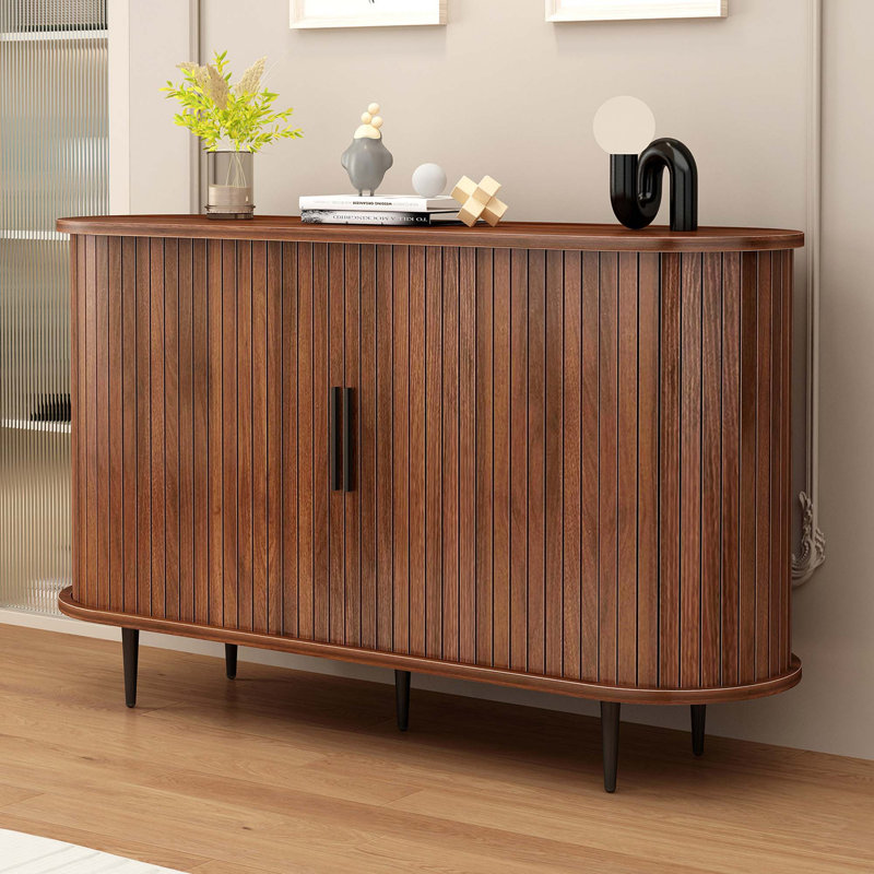 Buffet polyvalent à portes coulissantes avec accents cannelés