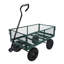Les chariots de chariot de jardin facilitent le transport du bois de chauffage-118504415-118504417