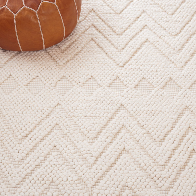 Natura Hand Woven Wool Pet Cotton Chevron Rug in Ivory, Rectangle 5' x 8'