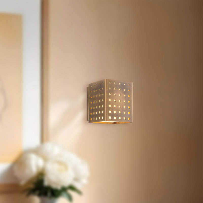 Astoria 5-in Black dimmable LED Wall Sconce, Antique Brass