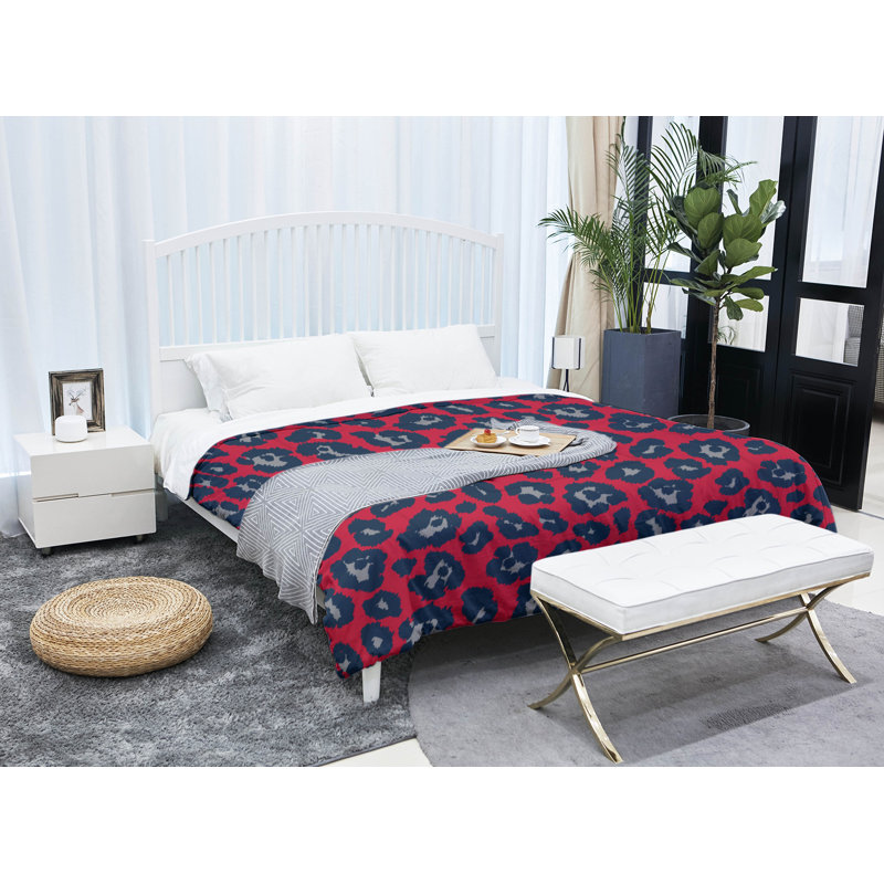 Polyester Animal Print Comforter, Twin Comforter, White/Blue/Red 060