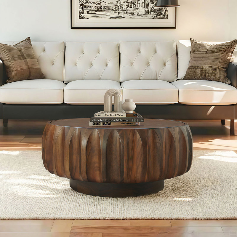 Table basse ronde en bois massif sculpté, Brun
