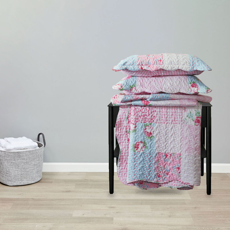 Hoskinson Microfiber Patchwork Bedspread with Pillowcases
