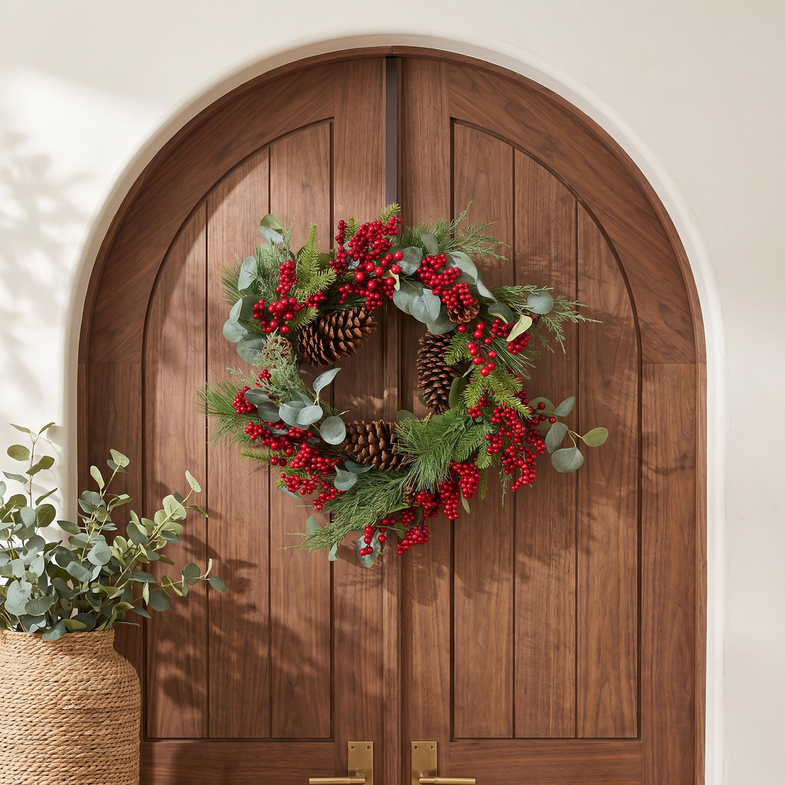Dore 22'' Handcrafted Polyester Wreath