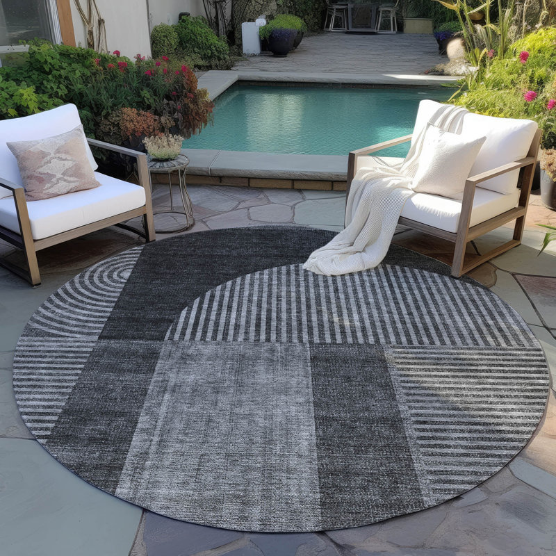 Alta Washable Geometric Indoor / Outdoor Rug, Round 8'