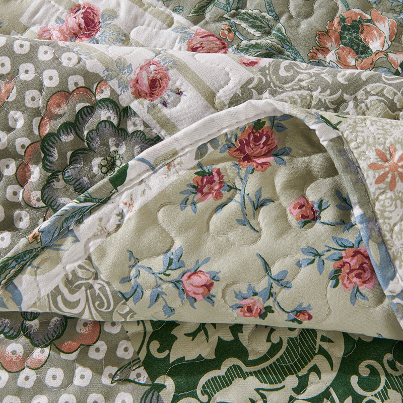 Floral Patchwork Quilt Set Reversible Soft and Lightweight Bedding Set, King Quilt + 2 Shams, Green Floral/Patchwork