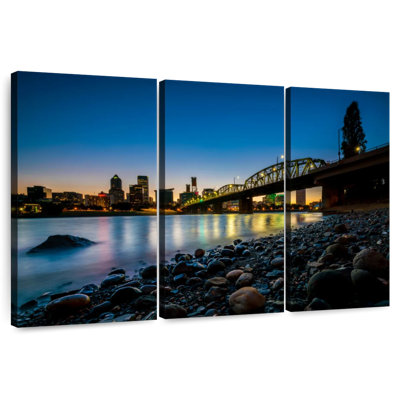 Sireci Portland Skyline Night