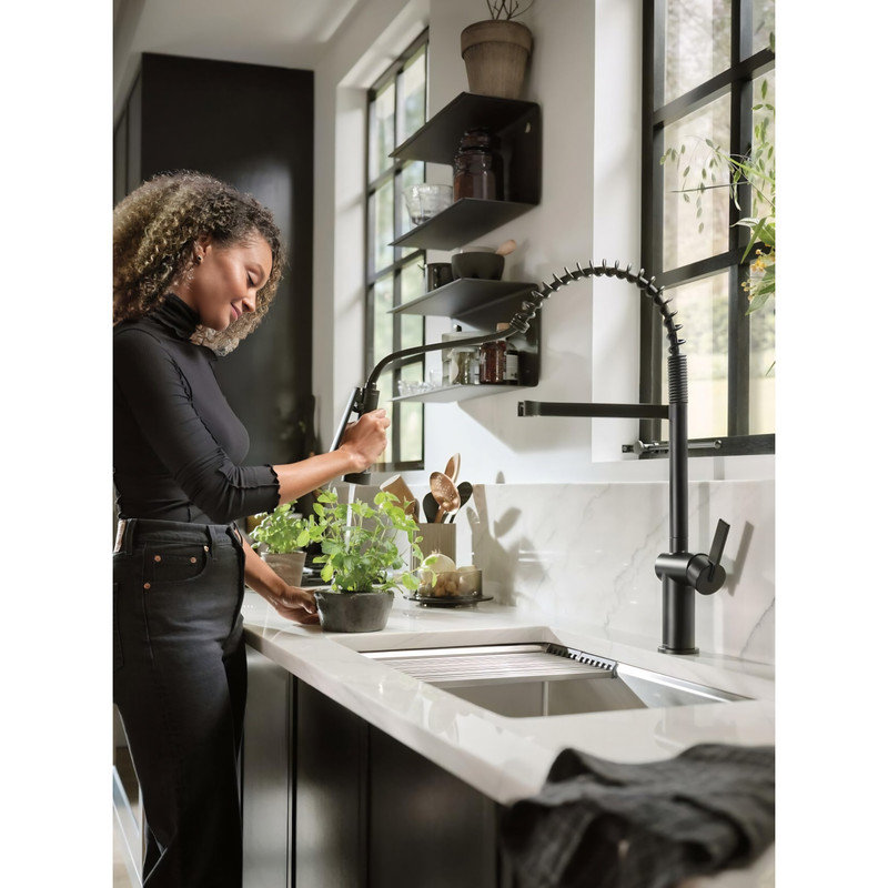 Robinet de cuisine à ressort pré-rinçage MOEN CIA avec PowerBoost Pro noir mat, Noir mat