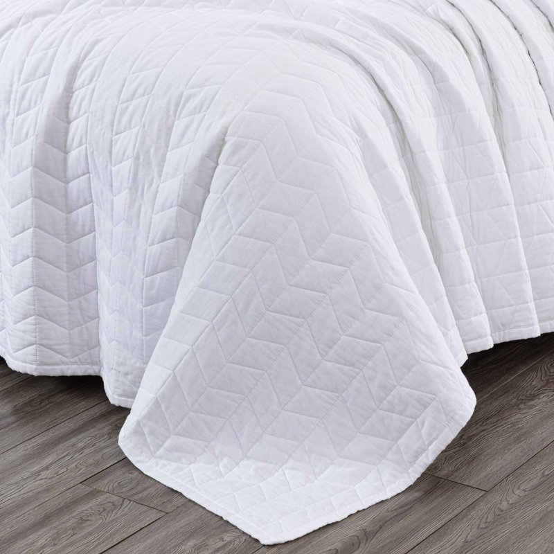 White Queen Cotton Reversible Quilt Set with Geometric Stitching