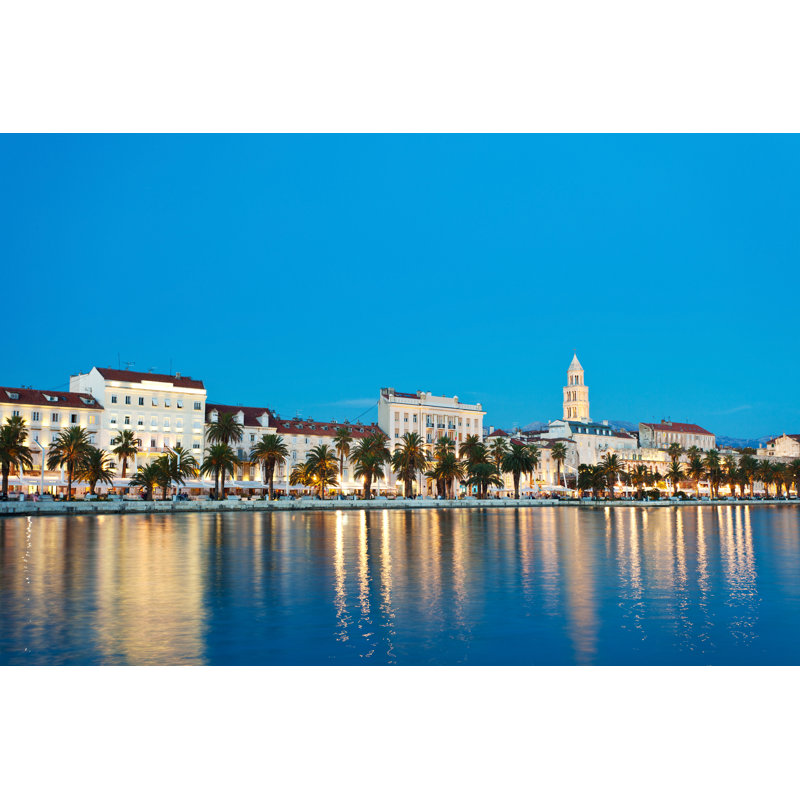 Split, en croatie, la nuit par Traveller1116, H 8 po x l 12 po