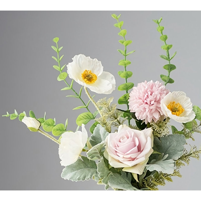 Décoration de fausses fleurs simulées
