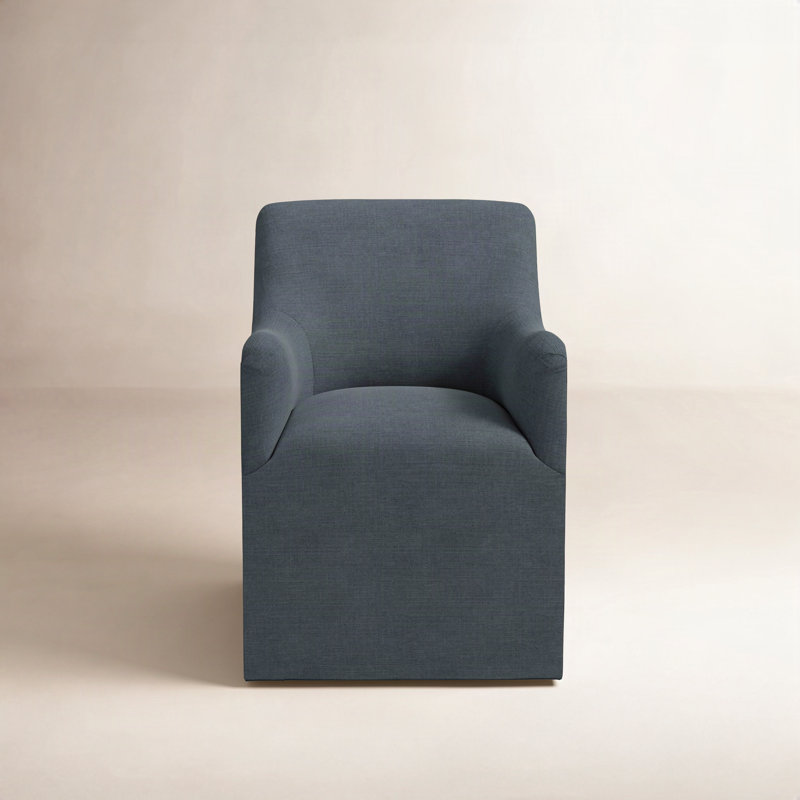 Chaise avec accoudoirs à dossier rembourré Howth, Lin bleu marine classique