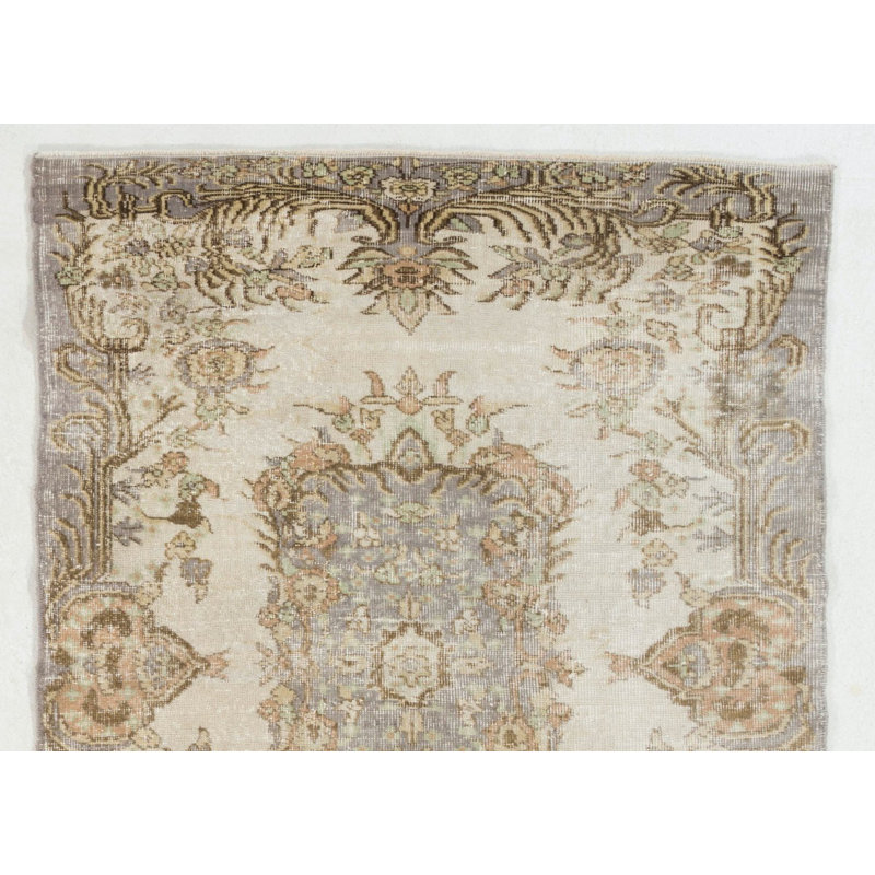 Tapis turc à motif floral unique en son genre