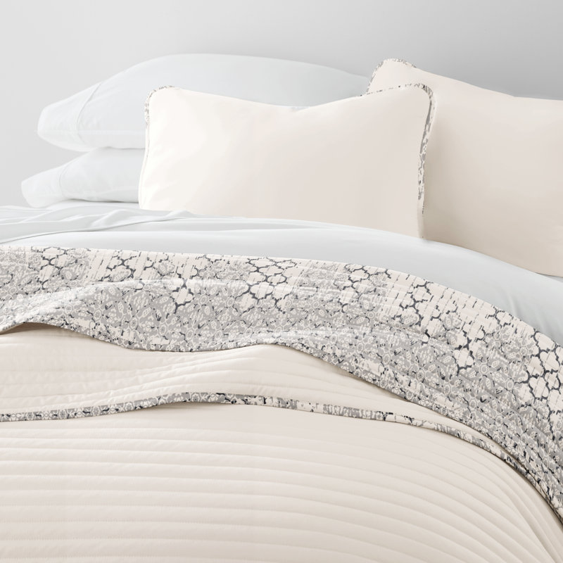 Light Gray Twin Reversible Microfiber Quilt Set with Shams