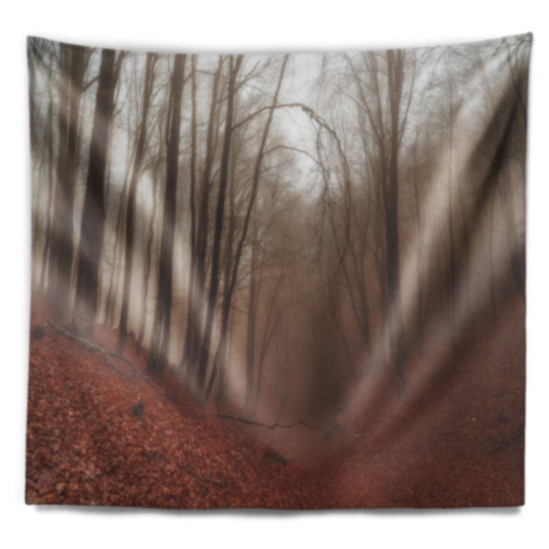Tapisserie rouge à feuilles rouges en automne brumeux, H 68 po x l 80 po