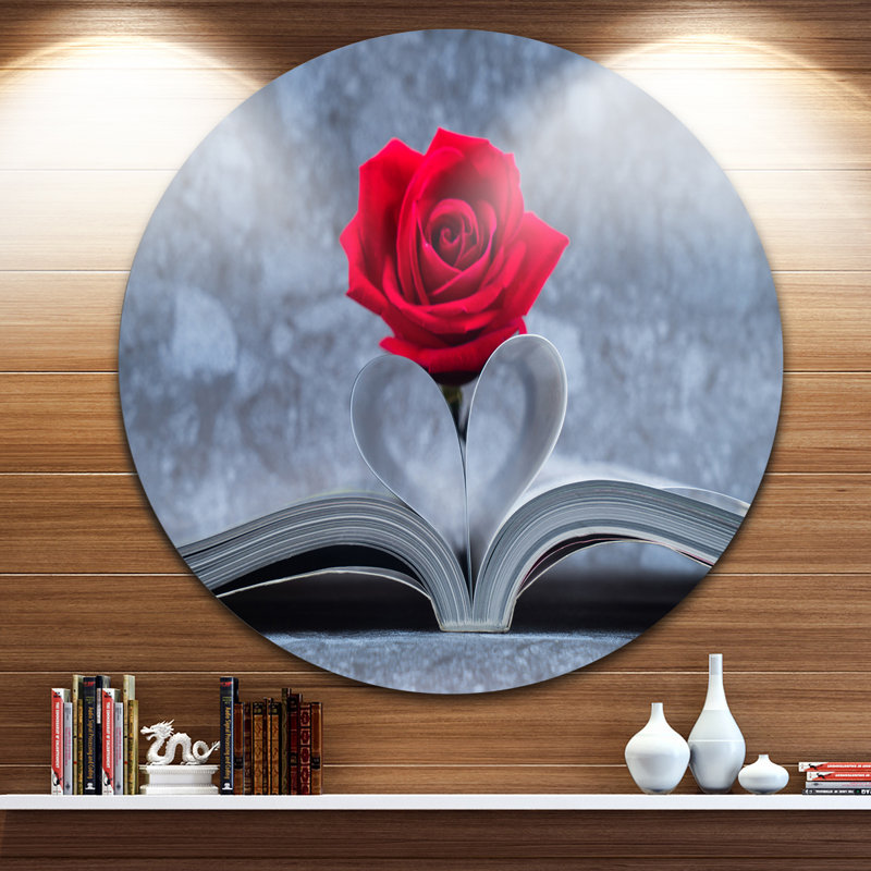 « rouge rose à l’intérieur du livre », impression sur métal, H 38 po x l 38 po x P 1 po