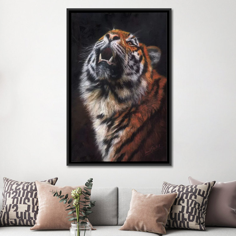 « tiger looking up », impression sur toile, H 26 po x l 18 po x P 1,5 po, Toile avec cadre noir, Pas de tapis