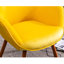 Superbe fauteuil à dossier en velours jaune avec pieds en bois massif