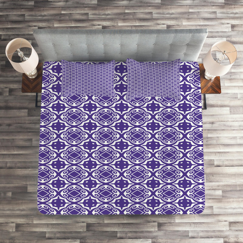 Classical Traditional Geometric Shapes Coverlet, King Bedspread + 2 Shams