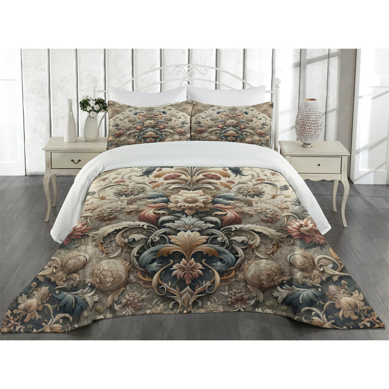Floral Coverlet, Queen Coverlet + 2 Standard Shams