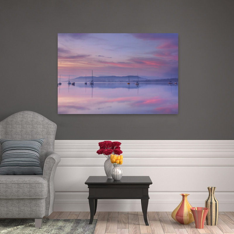 Reproduction d'art mural paysage rose avec voiliers paisibles, H 32 po x l 48 po