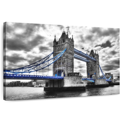 Hannes London Tower Bridge Pop
