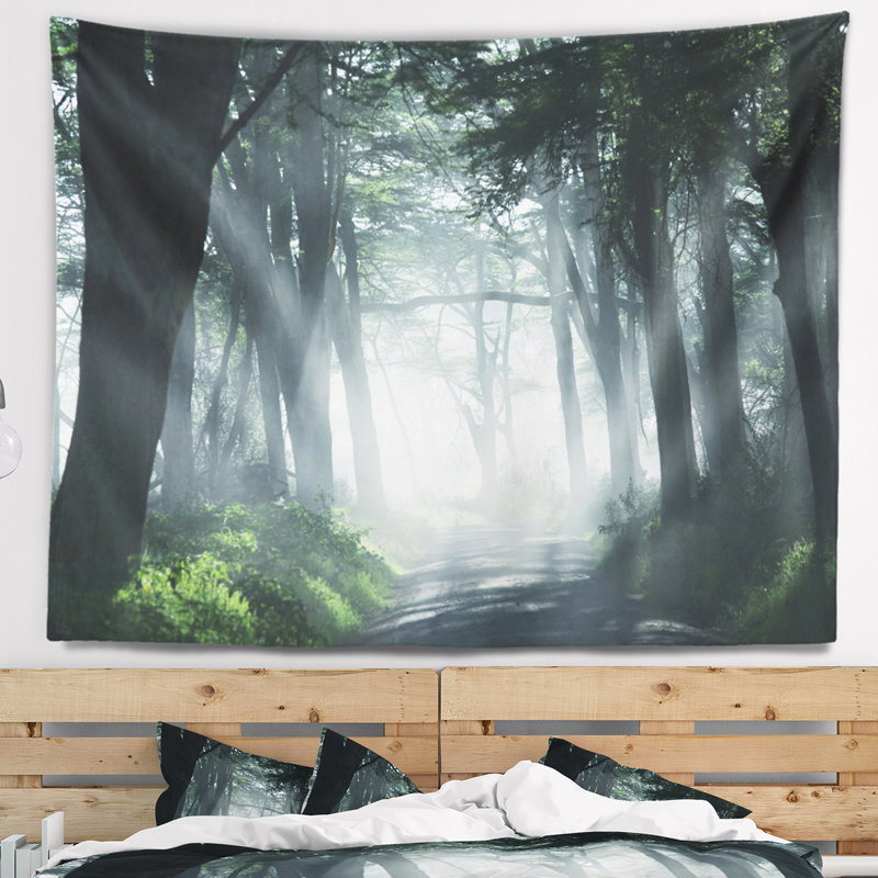 Tapisserie paysage forêt tropicale dense au lever du soleil, H 32 po x l 39 po