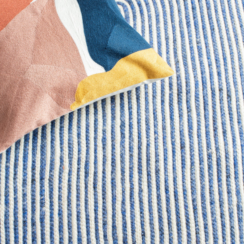 Braided Hand Woven Wool/Cotton Abstract Rug in Navy/Ivory, Oval 5' x 7' 