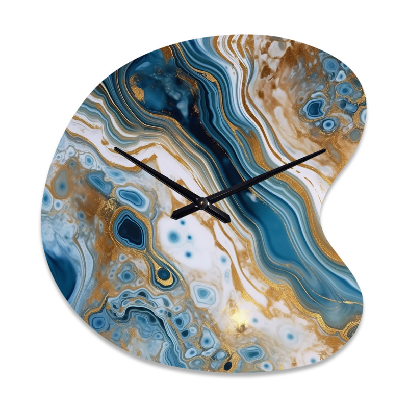Blue and White Marble Dreams - Horloge murale abstraite de forme unique en métal, impression d'horloge murale moderne de forme libre