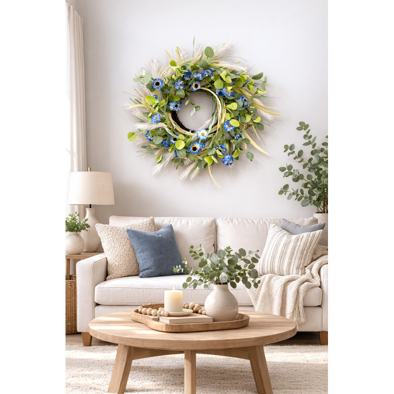 Couronne de porte 24 po avec ressorts de fleurs d'eucalyptus