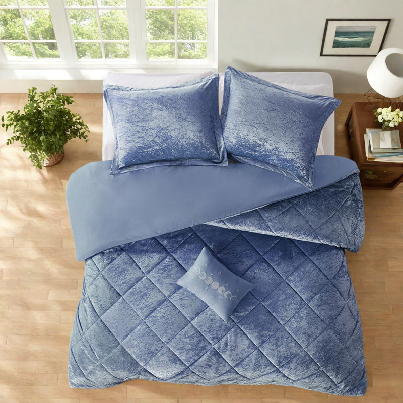 Luxurious Velvet Bedding Set, Soft Polyester, Glamorous Bedroom Decor