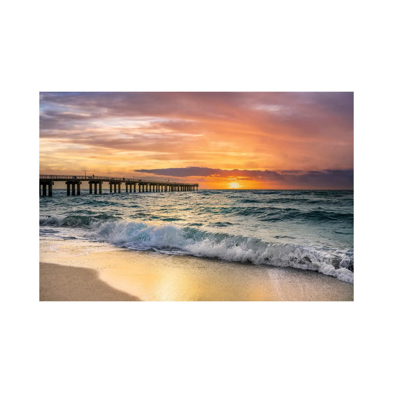 Été, lever de soleil à la plage avec quai de pêche, Miami, Floride - Giclée sur toile tendue avec châssis, H 40 po x l 60 po