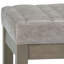Banc repose-pieds moderne en cuir végétalien avec coutures matelassées Casey-1756560113