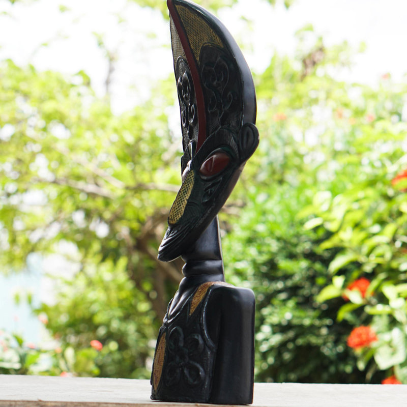 Aleesia Sculpture