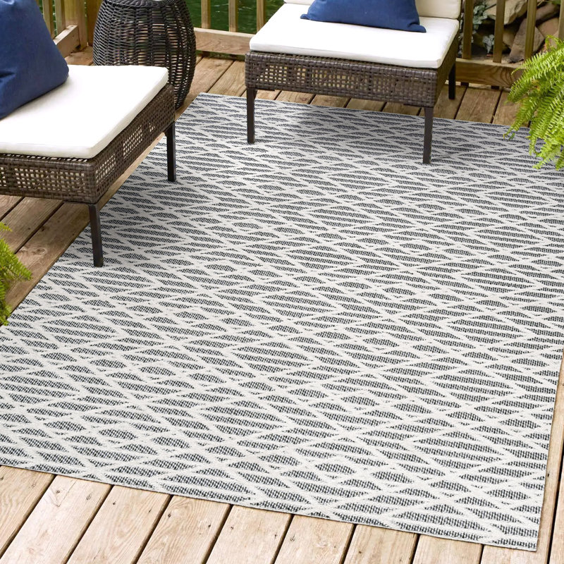 Diaundra High-Low Pile Moroccan Diamond Modern Black/Ivory Indoor/Outdoor Rug, Rectangle 3' x 5'