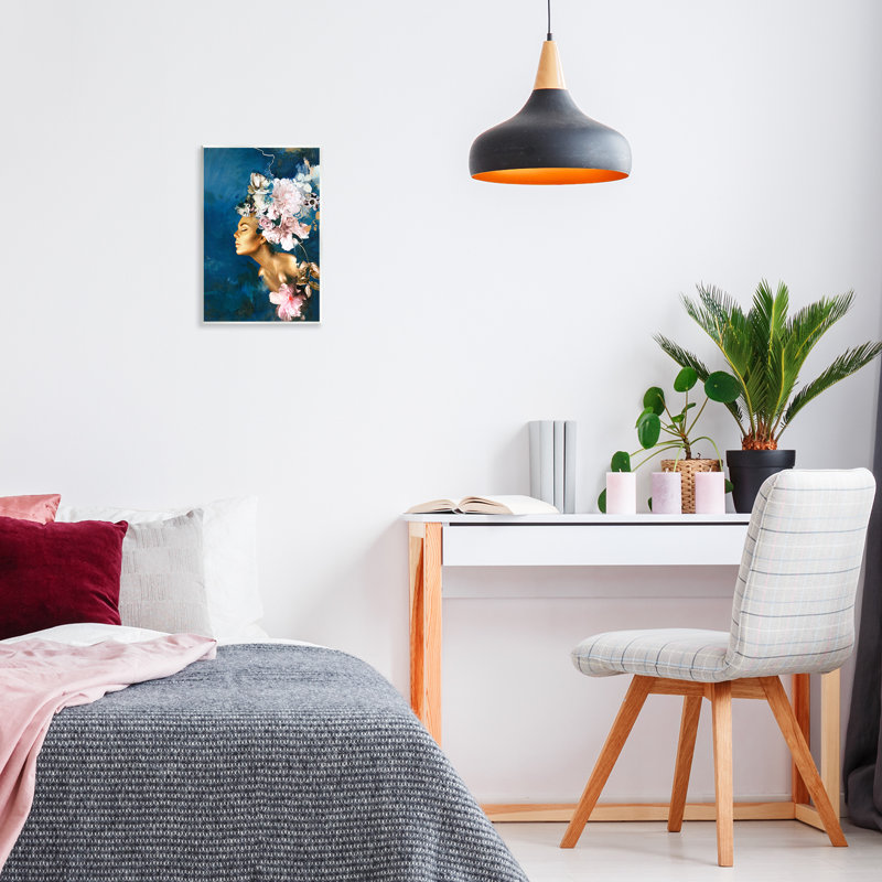 Plaque murale sophistiquée femme florale, design par Design Fabrikken, H 15 po x l 10 po