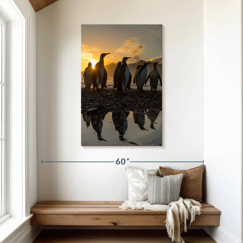 Pingouins au lever du soleil, H 45 po x l 30 po