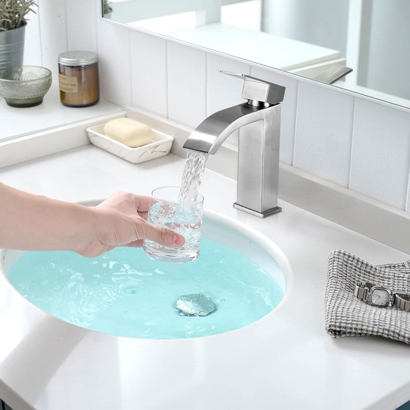 Robinet de lavabo de salle de bain à une poignée et à un trou avec bonde escamotable, Nickel brossé