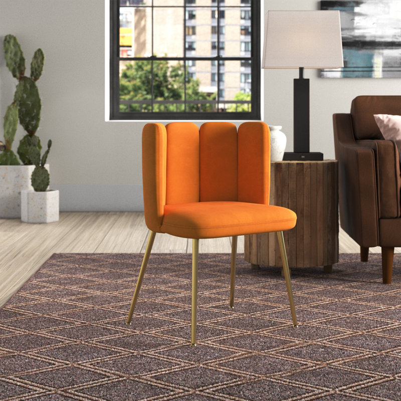 Chaise d'appoint en velours l 23,6 po avec dossier capitonné Yorba, Velours orange